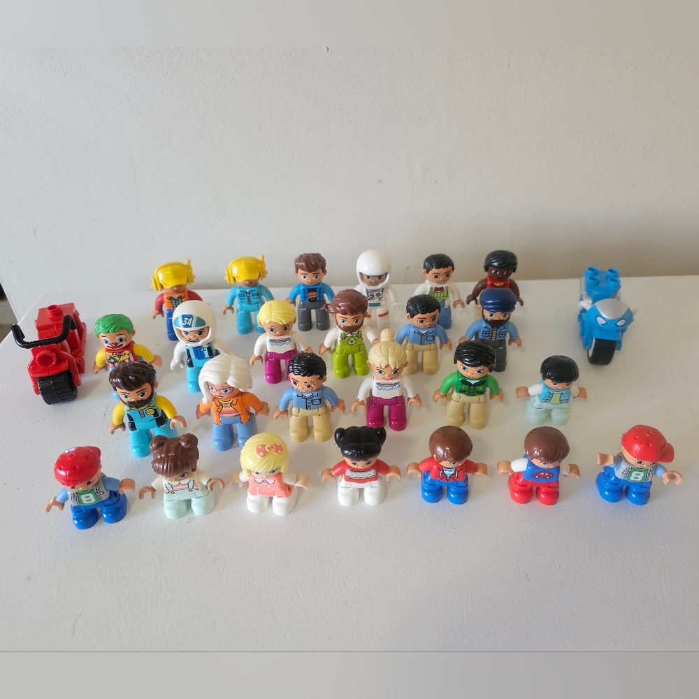 Lego Duplo Fugures Set Of 27